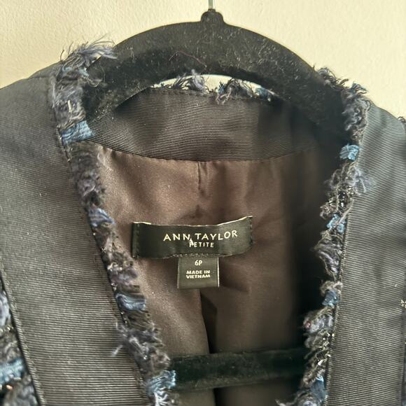 Ann Taylor Tweed Jacket Blazer Blue Black Fringe Button Front Long Sleeve Sz 6P - Picture 4 of 6